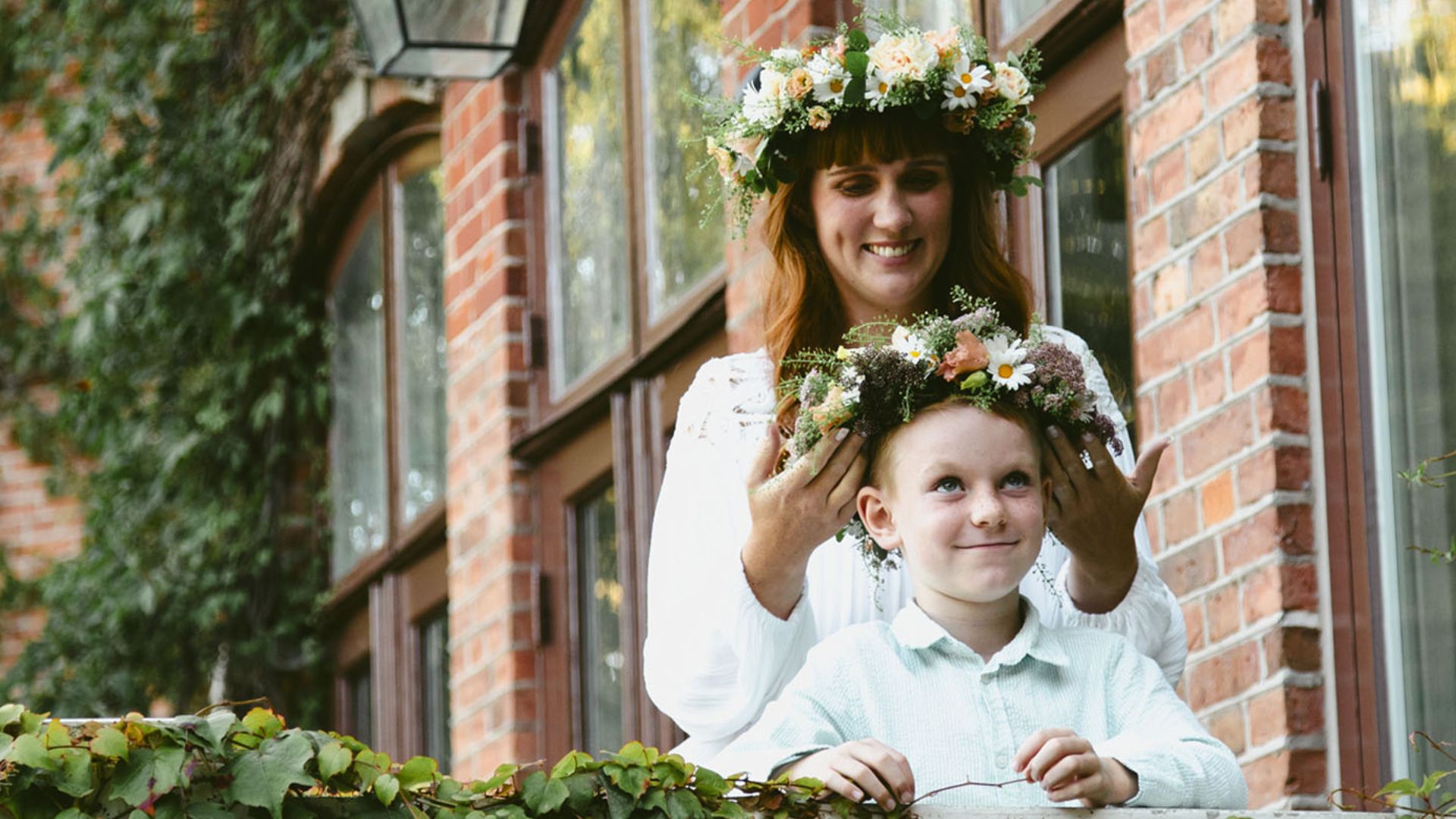 Midsommar mamma och son